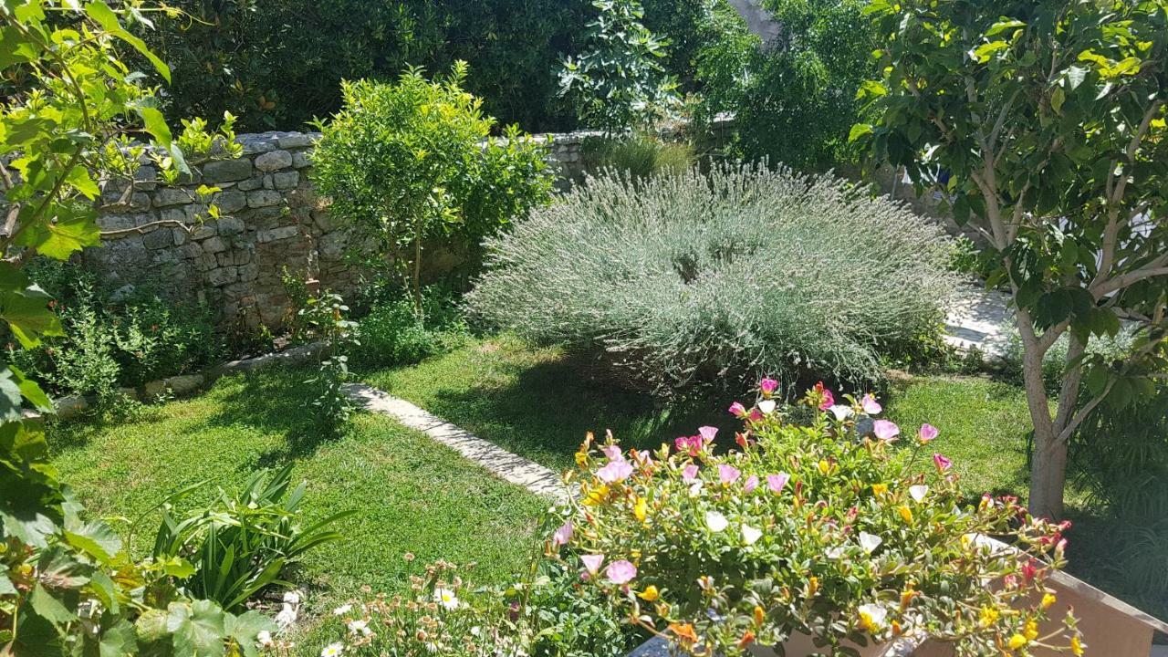 Apartment Lavanda Garden Rab Town Eksteriør bilde