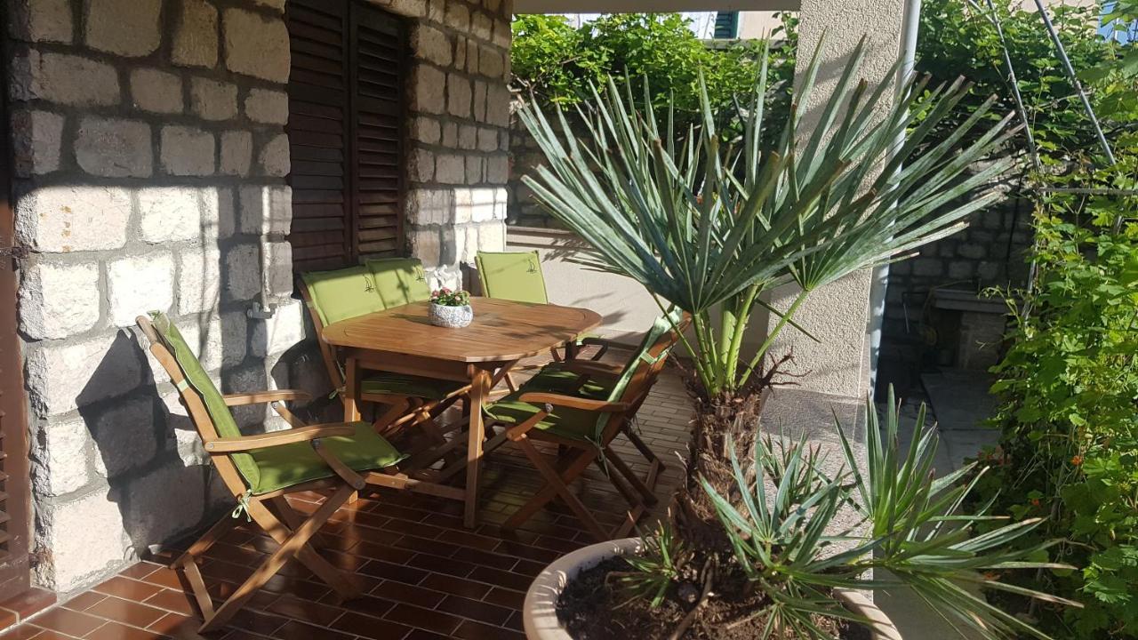 Apartment Lavanda Garden Rab Town Eksteriør bilde